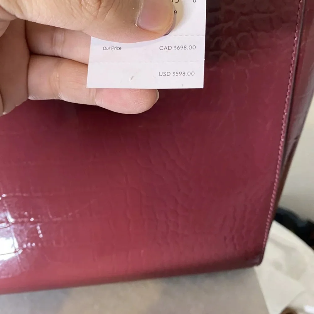 Kate Spade Cherrywood Ellisa Bristol Drive Croc
Red Embossed Tote Bag - Picture 4 of 4